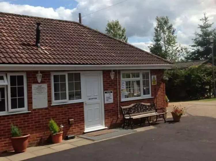 Lovely 2 Bed Chalet At Robinhood Retreat Free Park