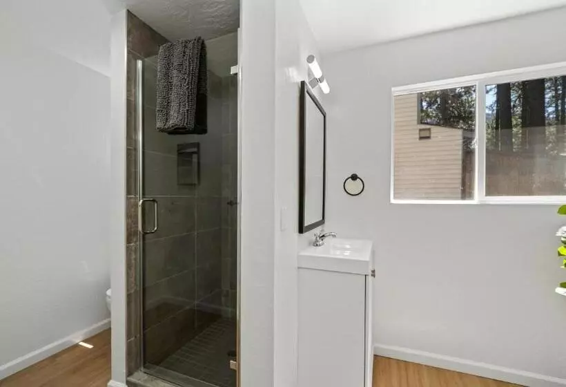 Motelli Adventure Lodge