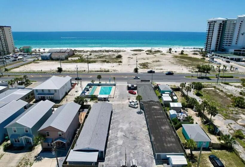 מוטל Sea Foam Suites