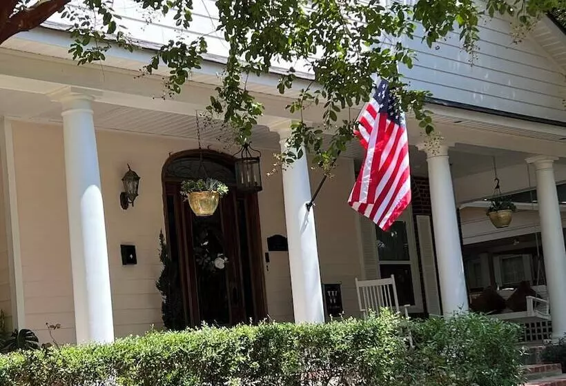 Majatalo Opus House Historic Natchitoches