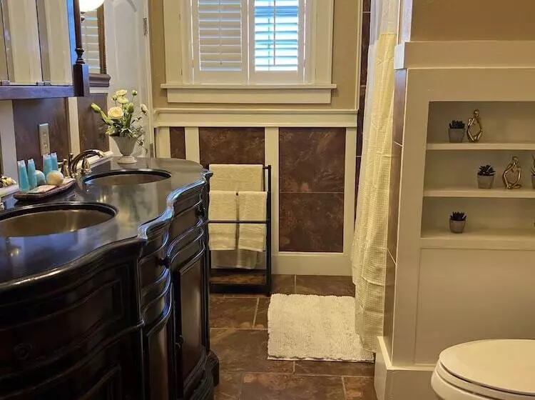 Majatalo Opus House Historic Natchitoches