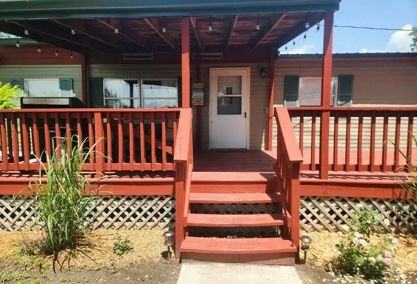 Quiet & Cozy Cottonwood Cottage In Scotia