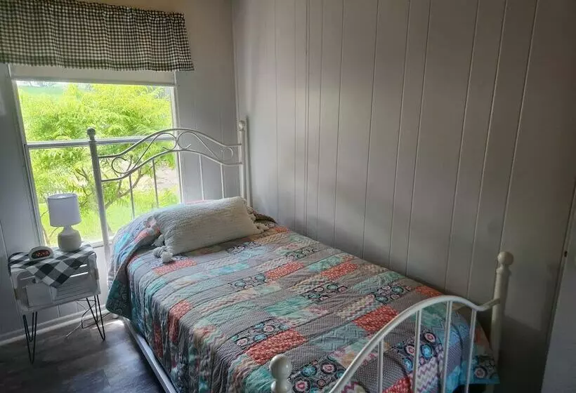 Quiet & Cozy Cottonwood Cottage In Scotia