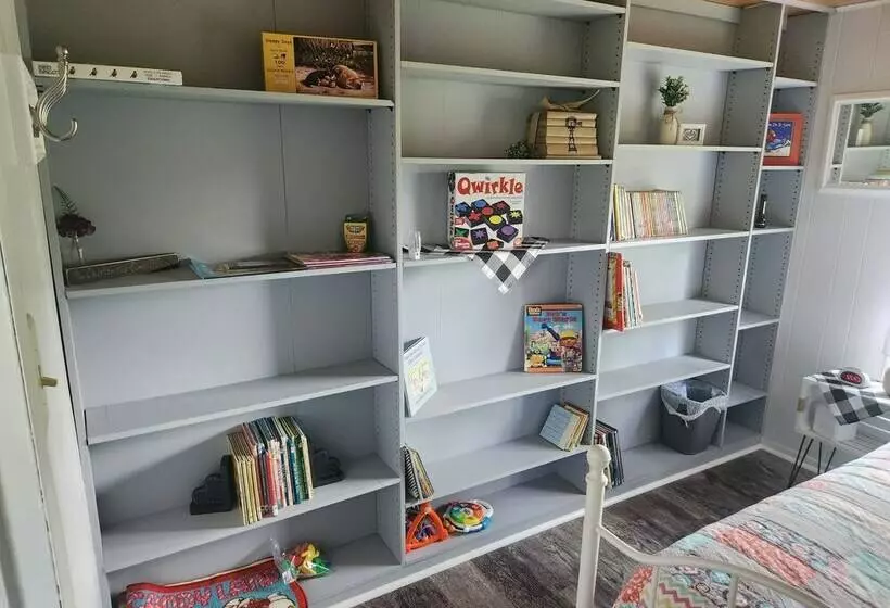 Quiet & Cozy Cottonwood Cottage In Scotia