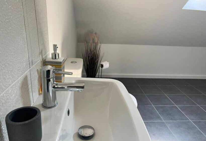 إقامة Beautiful 4 Bed House In Lincoln  Close To Centre