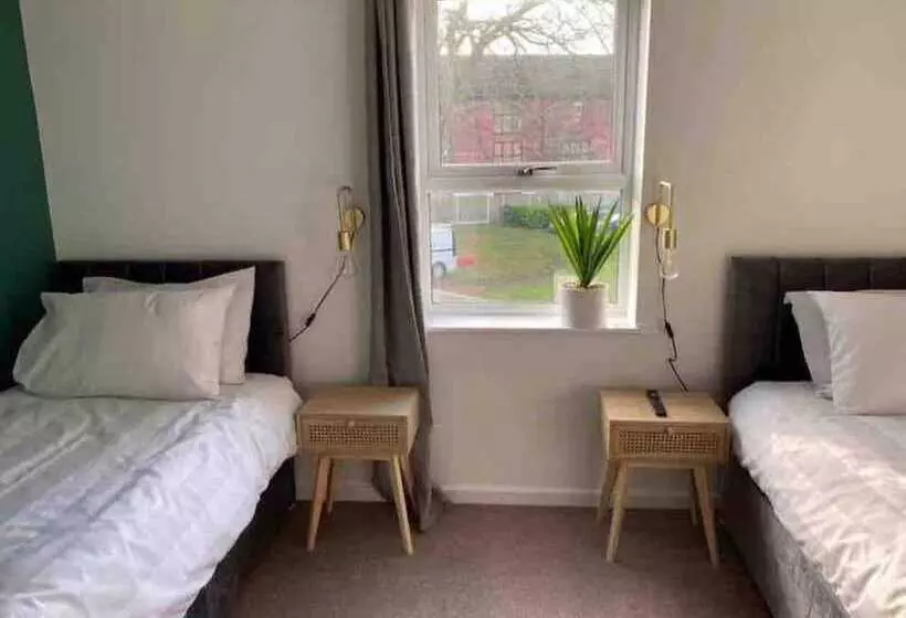 Residenssi Beautiful 4 Bed House In Lincoln  Close To Centre