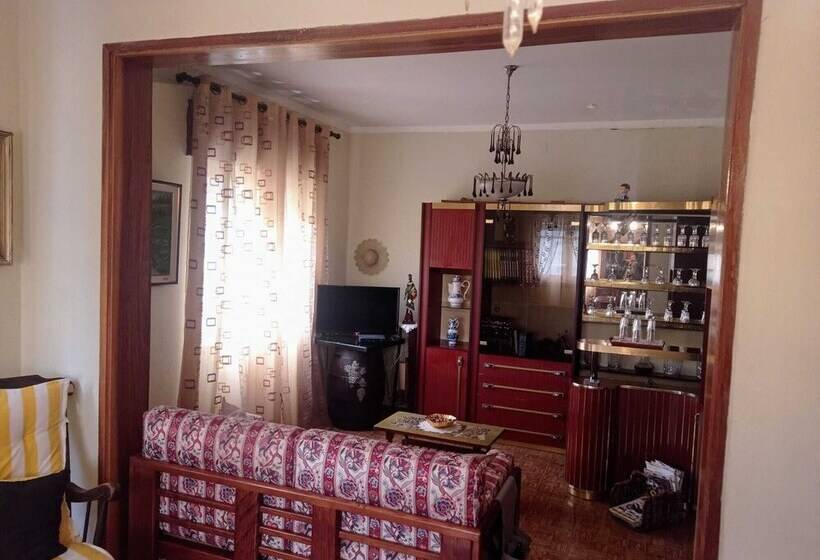 إقامة Stunning House In Mirandela Ideal For 10 People
