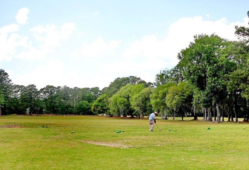 Wedgefield Country Club