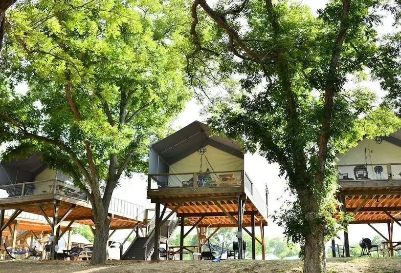 22 Son S Rio Cibolo   Birdhouse Cabin