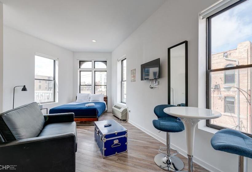 Chicago Third Floor Studio By 747 Lofts