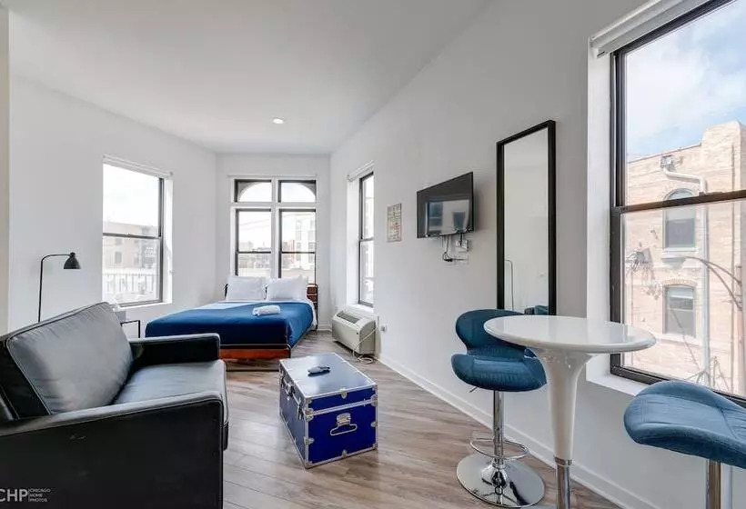Chicago Third Floor Studio By 747 Lofts