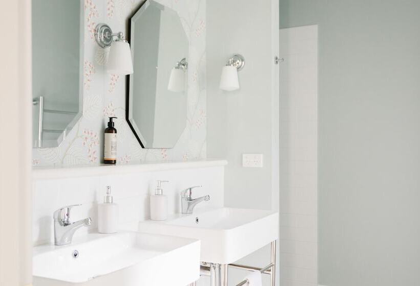 ベッドアンドブレックファースト Anlaby Station