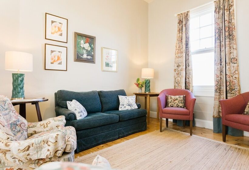 ベッドアンドブレックファースト Anlaby Station