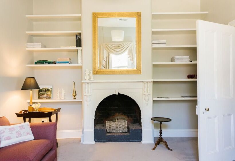 ベッドアンドブレックファースト Anlaby Station