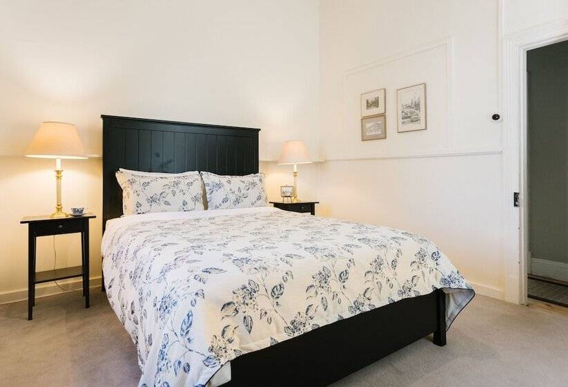 ベッドアンドブレックファースト Anlaby Station