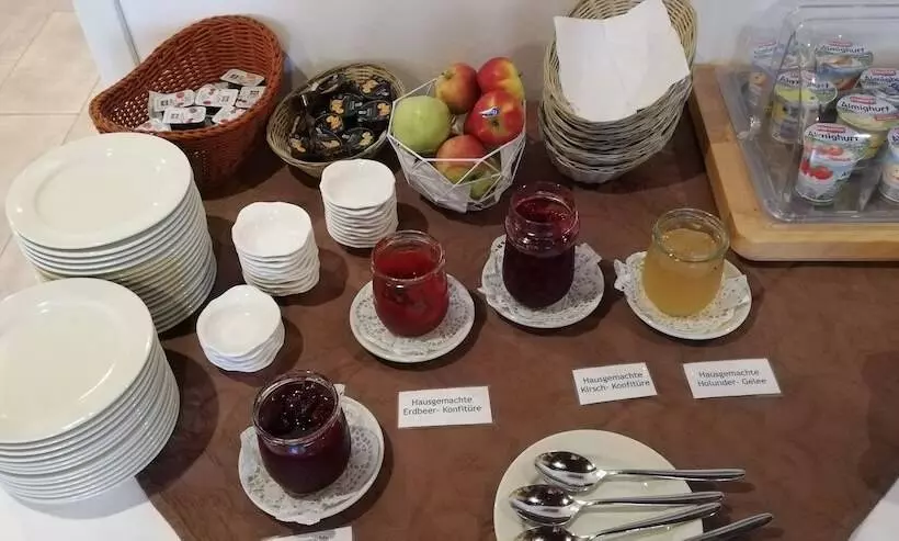 Aamiaismajoitus (B&B) Gästehaus Grunewald