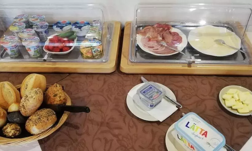 Aamiaismajoitus (B&B) Gästehaus Grunewald