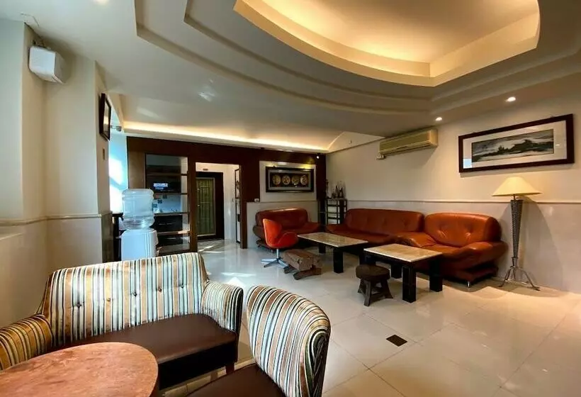 تختخواب و صبحانه Ho Feng Private Hotel 電梯自助民宿