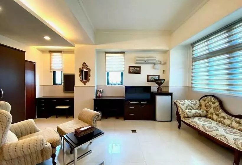 تختخواب و صبحانه Ho Feng Private Hotel 電梯自助民宿