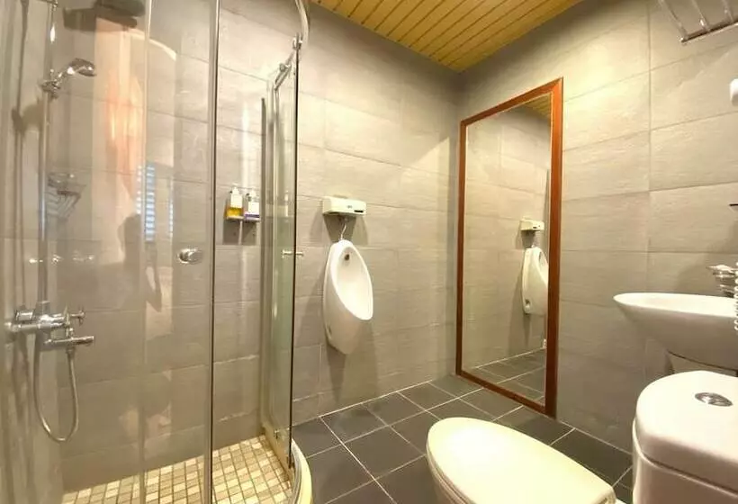 تختخواب و صبحانه Ho Feng Private Hotel 電梯自助民宿