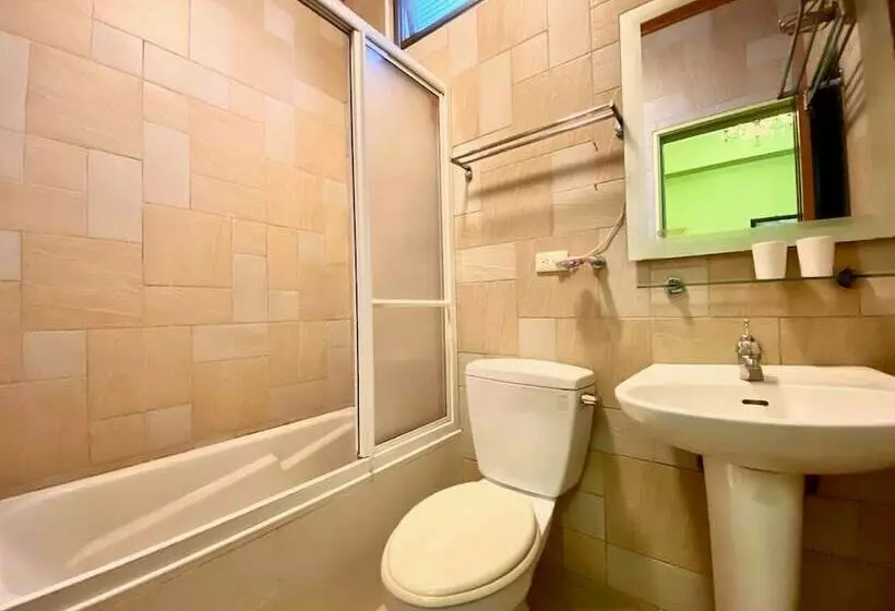 تختخواب و صبحانه Ho Feng Private Hotel 電梯自助民宿