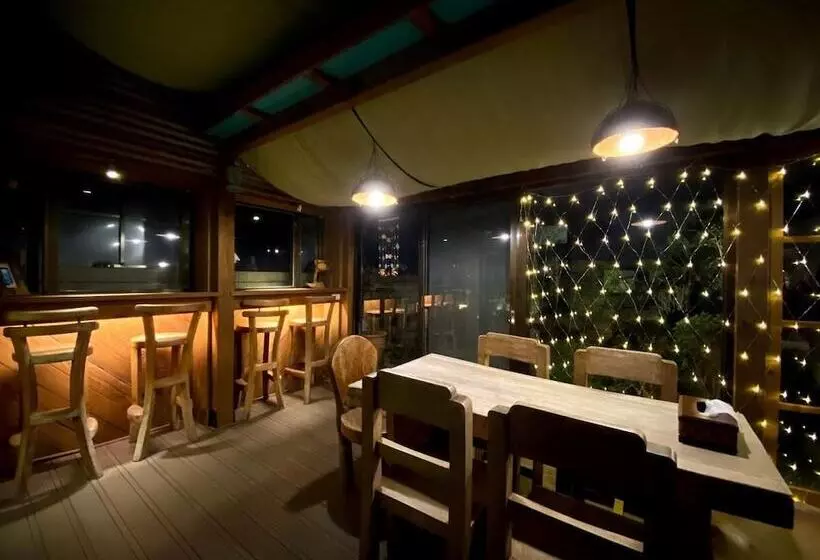 تختخواب و صبحانه Ho Feng Private Hotel 電梯自助民宿