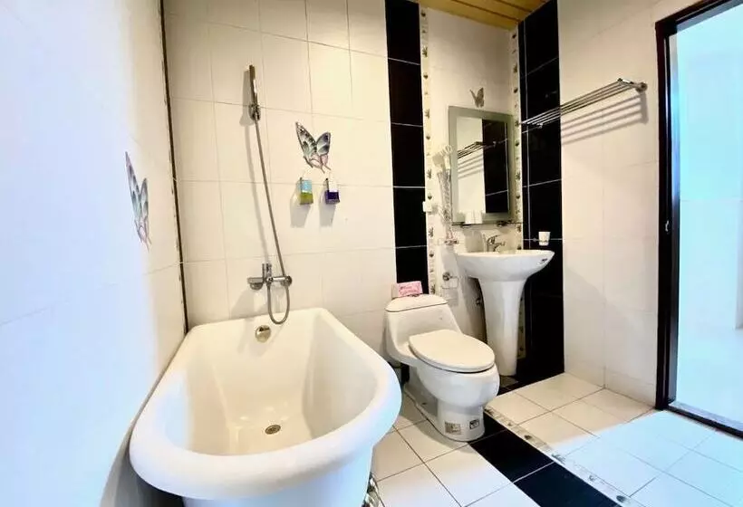 تختخواب و صبحانه Ho Feng Private Hotel 電梯自助民宿