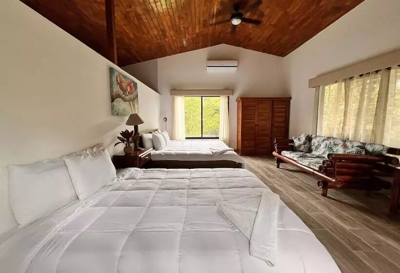 Blue Banyan Inn