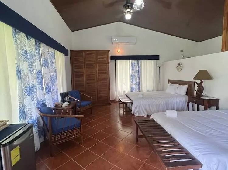 Blue Banyan Inn