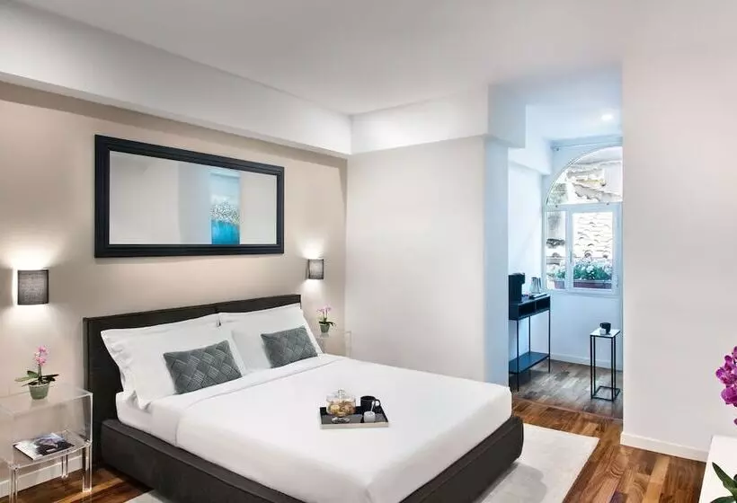 هتل Fellini Design Suites
