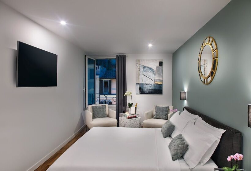 هتل Fellini Design Suites