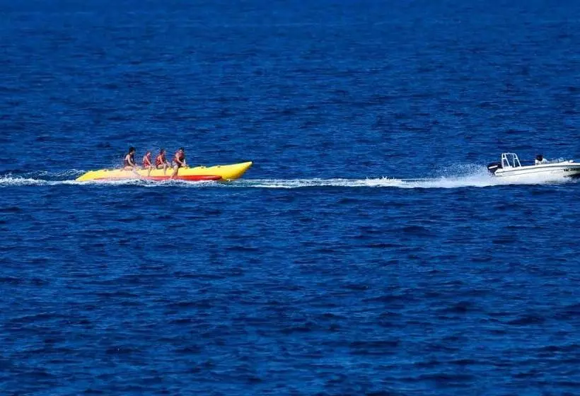 هتل Iveria Beach