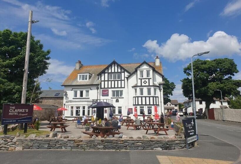 Отель The Clarkes