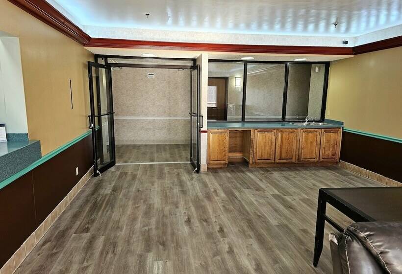 모텔 Budget Inn By OYO Barnesville Hwy 41