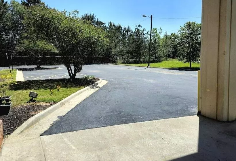 Motelli Budget Inn By OYO Barnesville Hwy 41