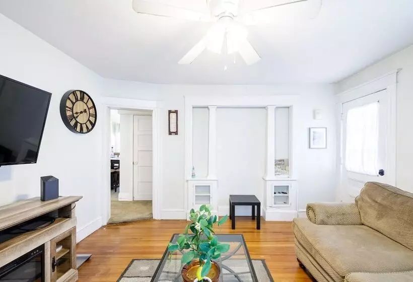 Majatalo 53 Geary Ave