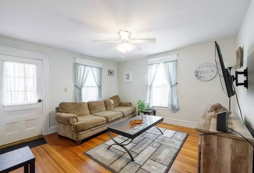 Majatalo 53 Geary Ave