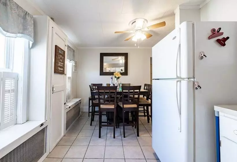 Majatalo 53 Geary Ave