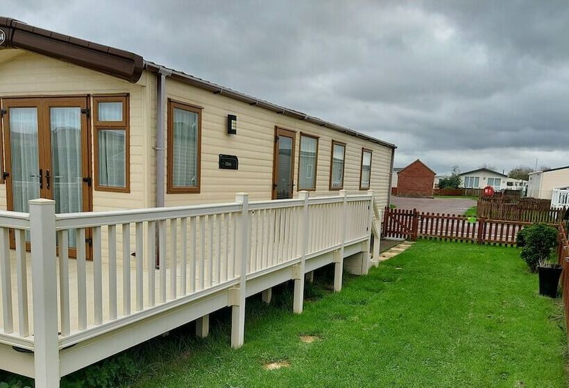 Residencia 149 Unity Beach 6 Berth Encl Garden No Pets