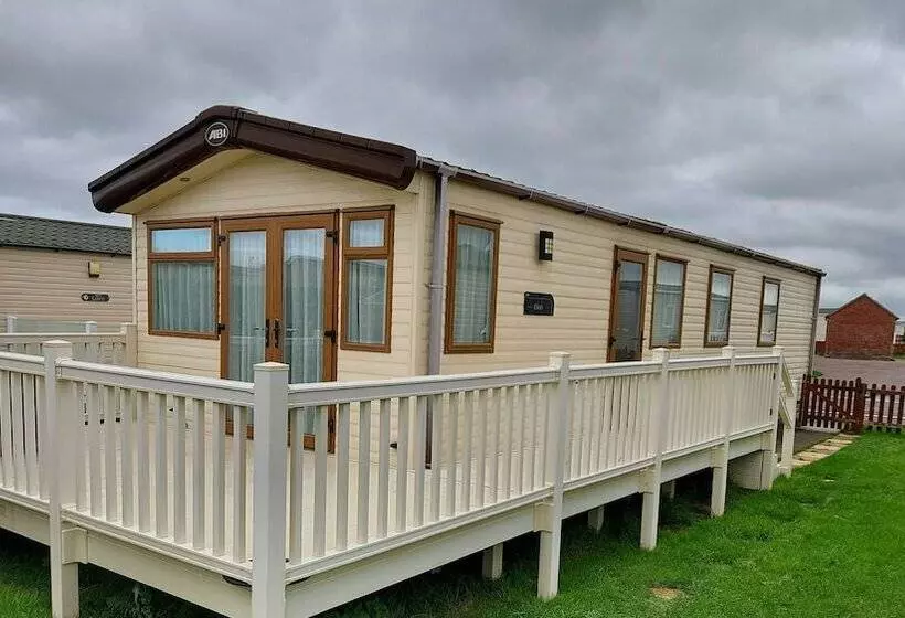 Residenssi 149 Unity Beach 6 Berth Encl Garden No Pets