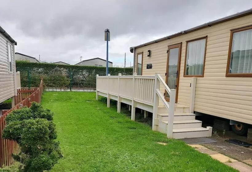 Residenssi 149 Unity Beach 6 Berth Encl Garden No Pets