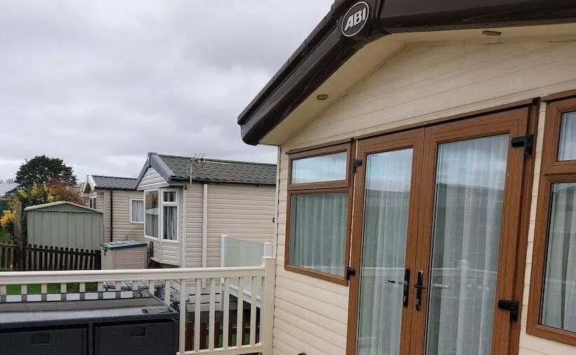 Residenssi 149 Unity Beach 6 Berth Encl Garden No Pets