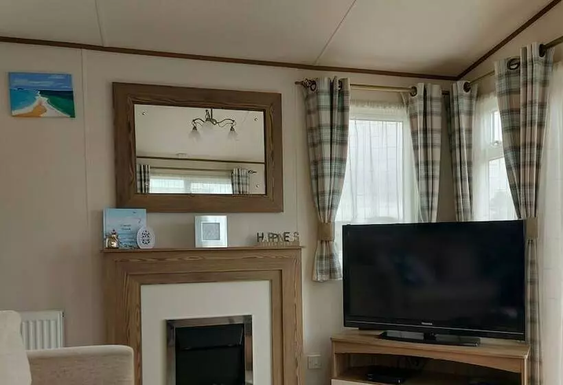 Residenssi 149 Unity Beach 6 Berth Encl Garden No Pets