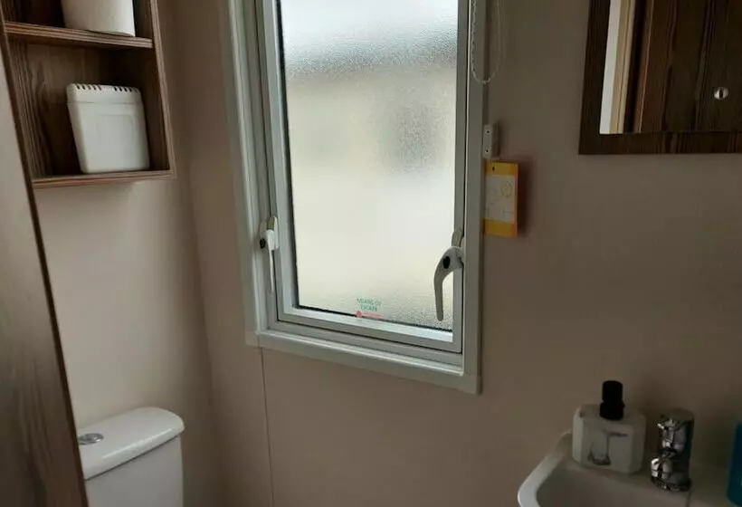 Residenssi 149 Unity Beach 6 Berth Encl Garden No Pets