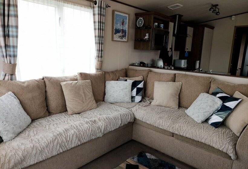 レジデンス 149 Unity Beach 6 Berth Encl Garden No Pets