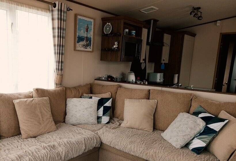 Residencia 149 Unity Beach 6 Berth Encl Garden No Pets