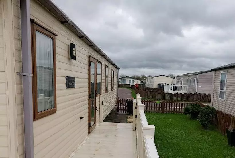 Residenssi 149 Unity Beach 6 Berth Encl Garden No Pets