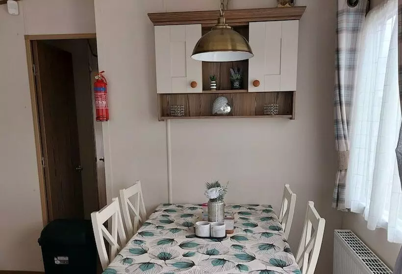 Residenssi 149 Unity Beach 6 Berth Encl Garden No Pets