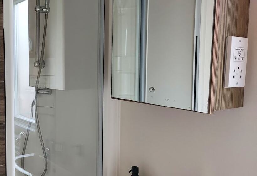 Residencia 149 Unity Beach 6 Berth Encl Garden No Pets