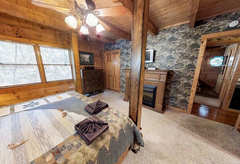 Smoky Mountain Lodge